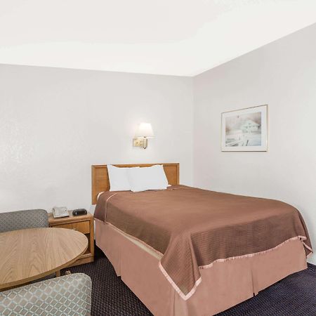 Howard Johnson By Wyndham Vero Beach / Downtown Екстериор снимка