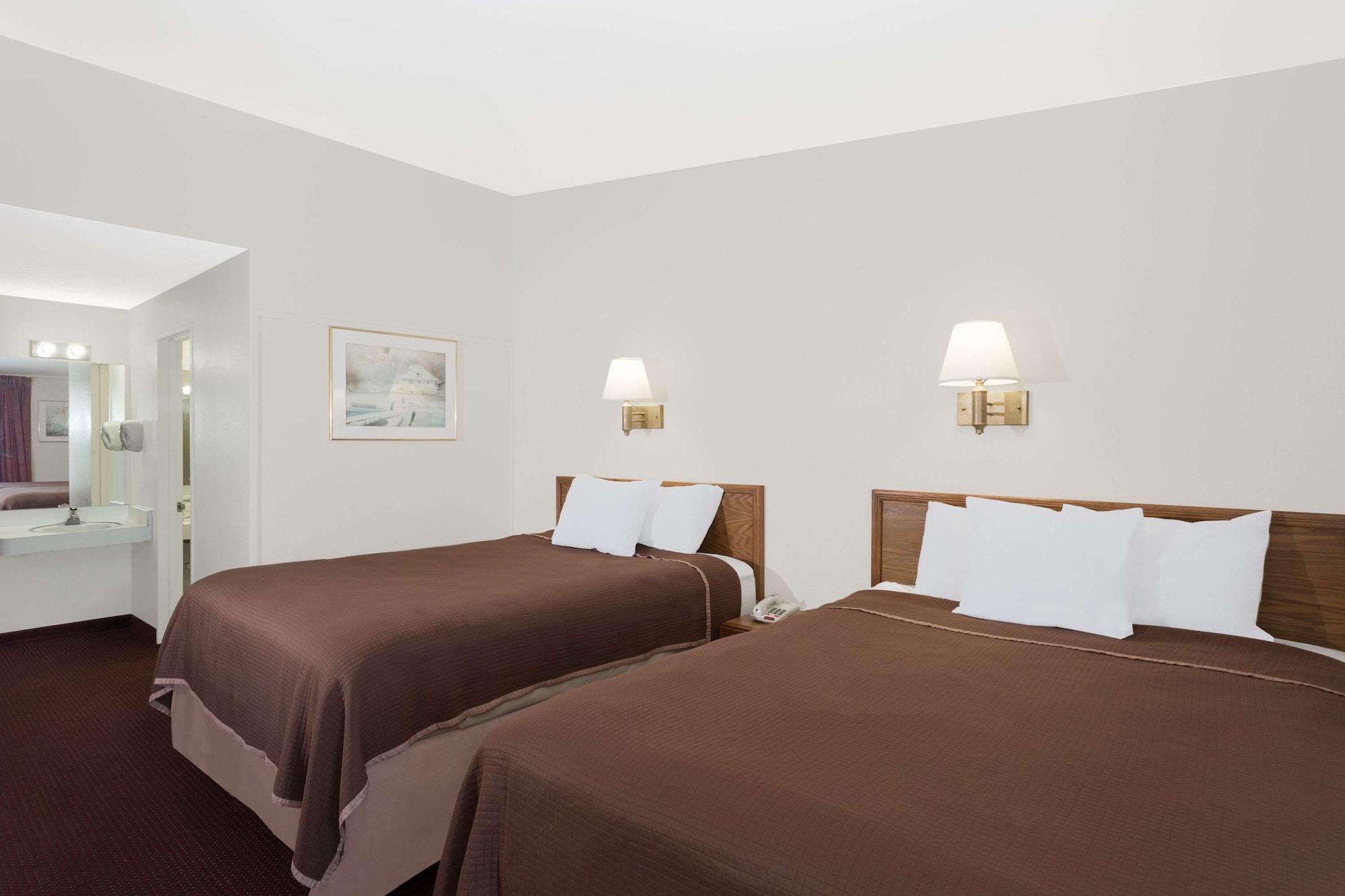 Howard Johnson By Wyndham Vero Beach / Downtown Екстериор снимка