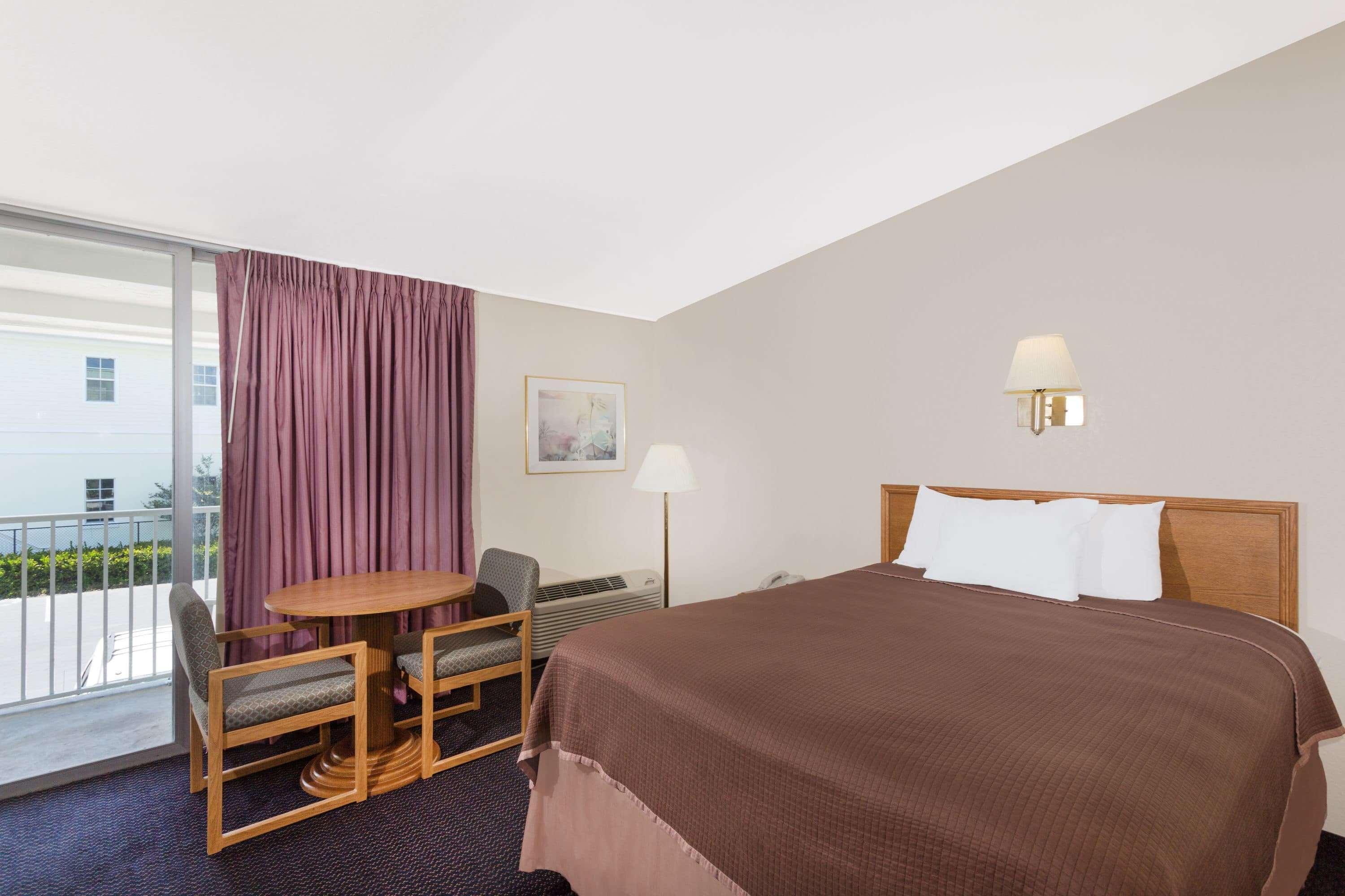 Howard Johnson By Wyndham Vero Beach / Downtown Екстериор снимка